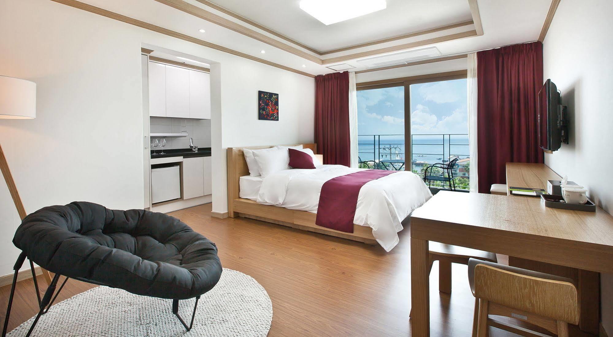 Familia Hotel Seogwipo Zewnętrze zdjęcie